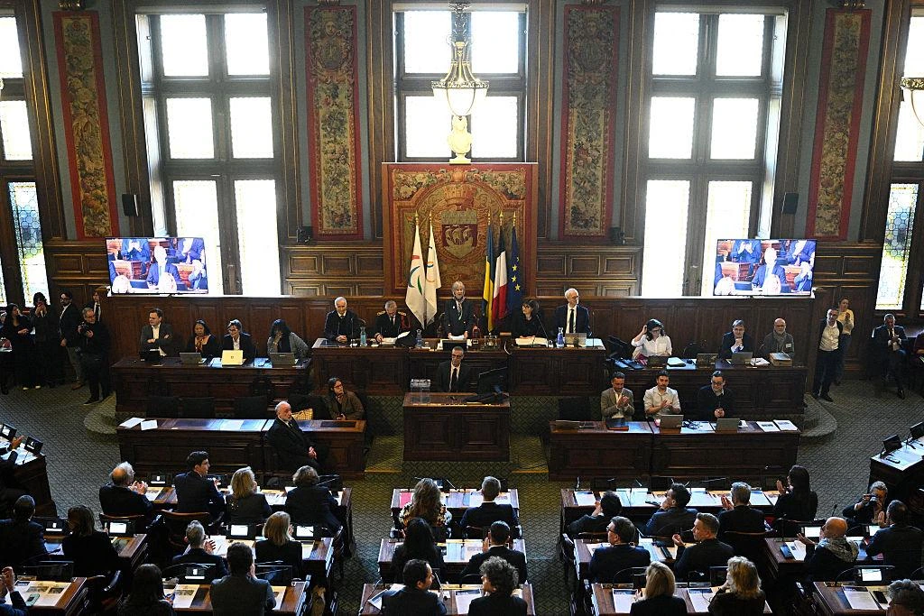 Conseil de Paris réuni dans la salle historique de l’Hôtel de Ville.